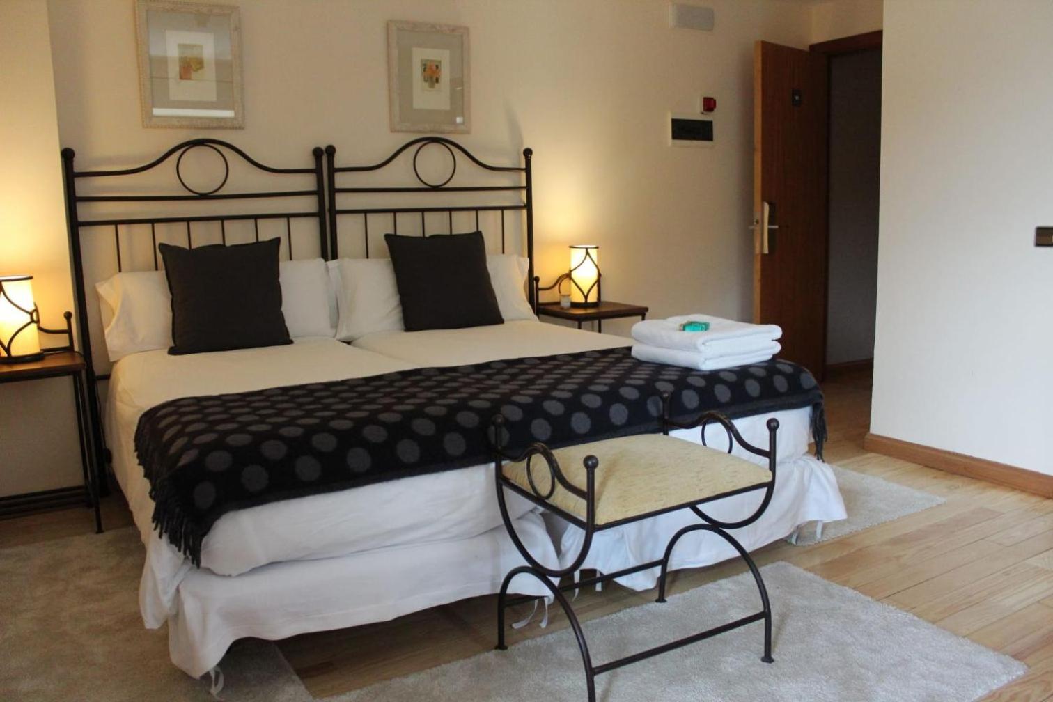 Corzo Hotel เซร์เซดียา ภายนอก รูปภาพ