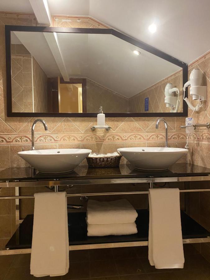 Corzo Hotel เซร์เซดียา ภายนอก รูปภาพ