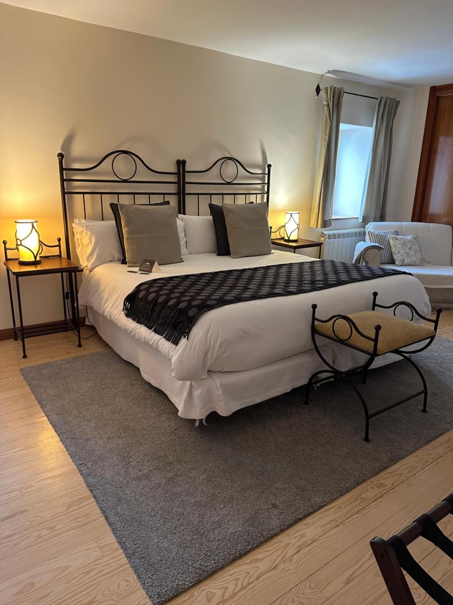 Corzo Hotel เซร์เซดียา ภายนอก รูปภาพ